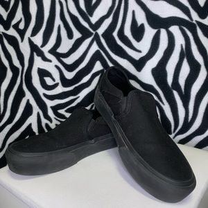 WOMENS size 7.5 Black platform vans